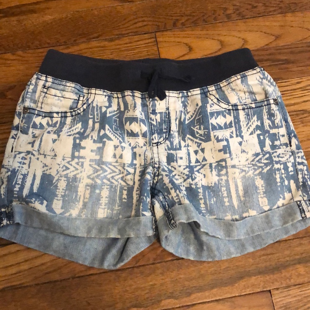 ARIZONA JEANS blue and white shorts